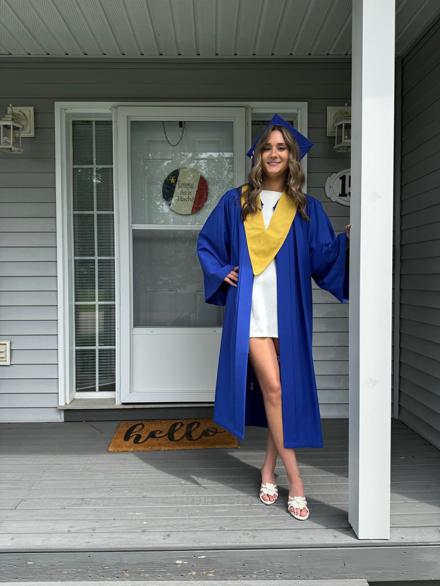 Et oui on est rendu à la graduation 👩‍🎓!!

Voici le lien si voulez regarder la cérémonie des diplômes à Marilou. Ça commence à 1pm 💙💛

https://www.ssiaudio.com/mathieu-martin